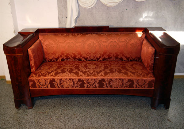 Referenz-Deco-Sofa - Neupolsterung und Bezug.jpg